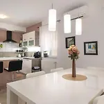 Casa Sara And Sasha Near Motovun With Private Pool - Pet Friendly Truffle Paradise ヴィラ *