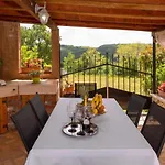 Casa Sara And Sasha Near Motovun With Private Pool - Pet Friendly Truffle Paradise