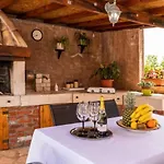 Casa Sara And Sasha Near Motovun With Private Pool - Pet Friendly Truffle Paradise ヴィラ Oprtalj