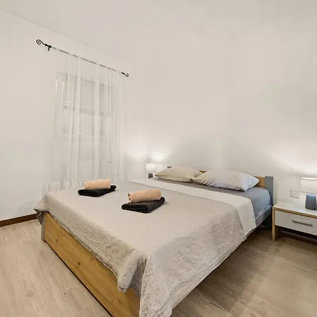 Casa Sara And Sasha Near Motovun With Private Pool - Pet Friendly Truffle Paradise 别墅 *