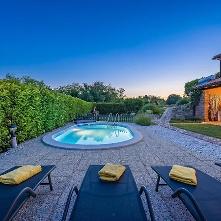 Casa Sara And Sasha Near Motovun With Private Pool - Pet Friendly Truffle Paradise 别墅 Oprtalj