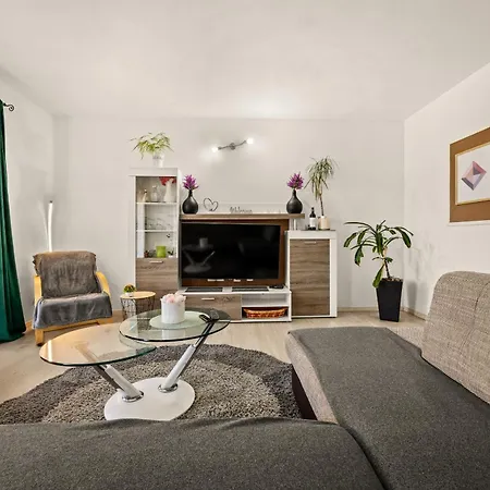 Casa Sara And Sasha Near Motovun With Private Pool - Pet Friendly Truffle Paradise * Oprtalj