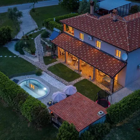 Casa Sara And Sasha Near Motovun With Private Pool - Pet Friendly Truffle Paradise 别墅 Oprtalj