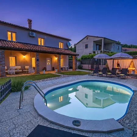 Casa Sara And Sasha Near Motovun With Private Pool - Pet Friendly Truffle Paradise *